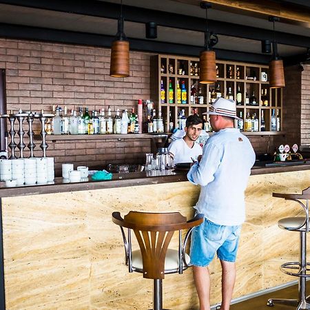 Hotel Neptun Kvariati Zewnętrze zdjęcie