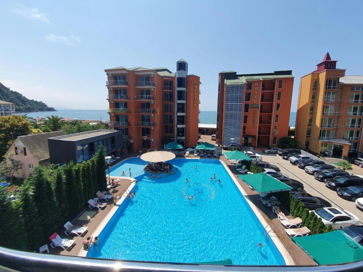 Hotel Neptun Kvariati Zewnętrze zdjęcie