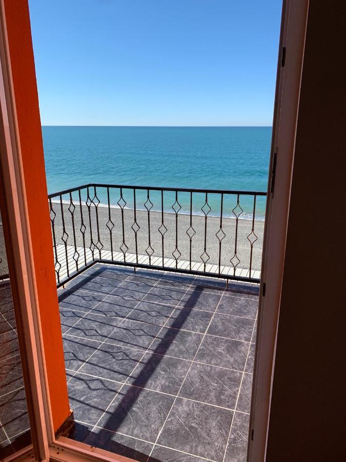 Hotel Neptun Kvariati Zewnętrze zdjęcie