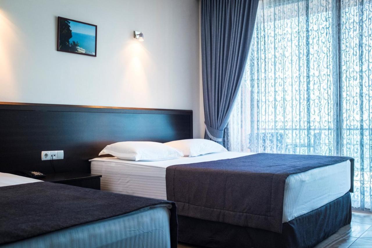 Hotel Neptun Kvariati Zewnętrze zdjęcie
