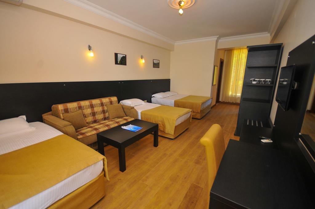 Hotel Neptun Kvariati Zewnętrze zdjęcie