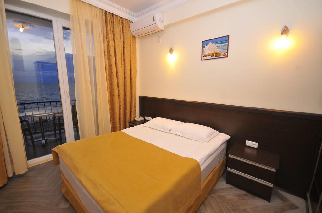Hotel Neptun Kvariati Zewnętrze zdjęcie