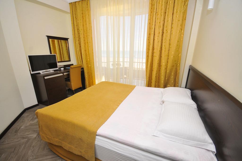 Hotel Neptun Kvariati Zewnętrze zdjęcie