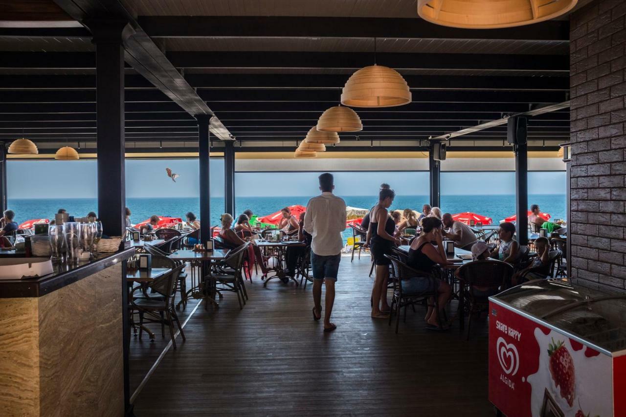 Hotel Neptun Kvariati Zewnętrze zdjęcie